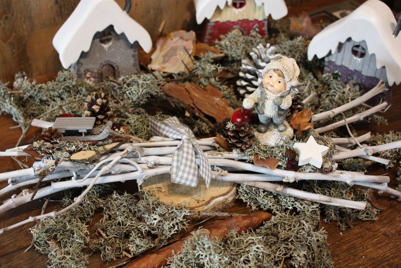 Arrangement de Noël -La ballade en forêt du petit ange