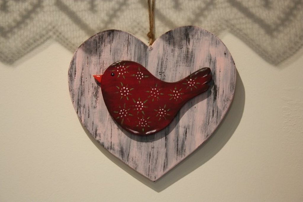 Tableau – L’oiseau rouge sur le coeur