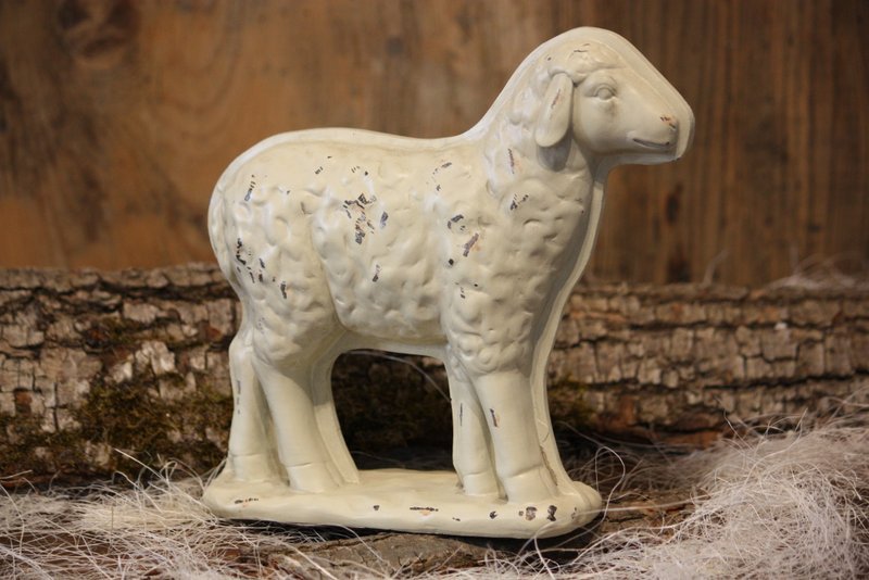 Décoration de Pâques – Le petit agneau debout