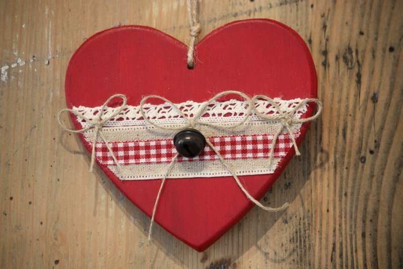 Suspension de noël – Mon beau cœur rouge avec le petit grelot métal vieilli