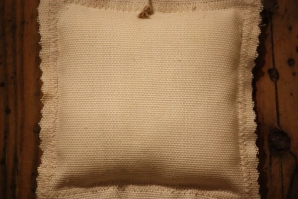 Petit coussin – La couronne de noël et son petit coeur – Image 3