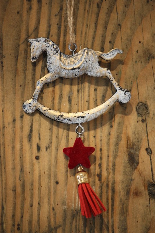 Suspension de Noël – Mon cheval à bascule de noël en métal avec un petit pompon bordeaux