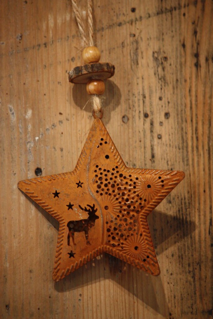 Suspension de Noël – Ma petite étoile de noël avec un petit renne au milieu des étoiles