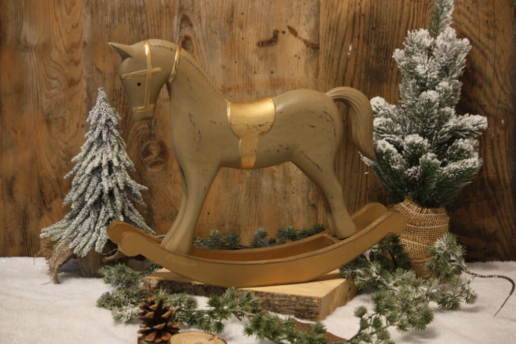 Personnage de Noël – Le grand cheval à bascule vintage brun et or