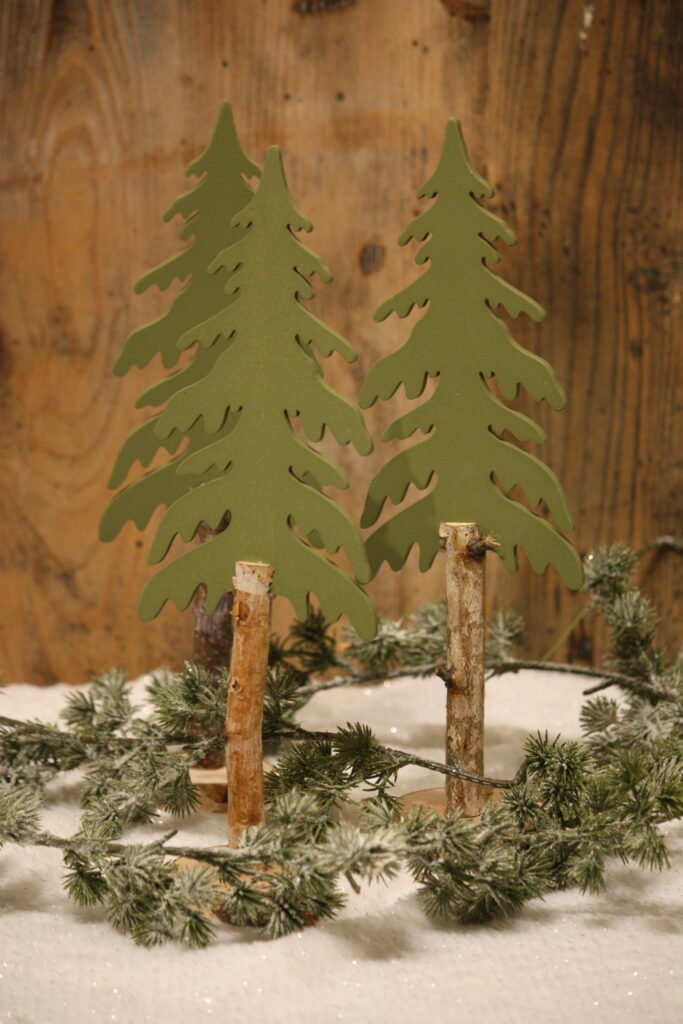 Décor de Noël – Petit sapin vert sur rondin en bois