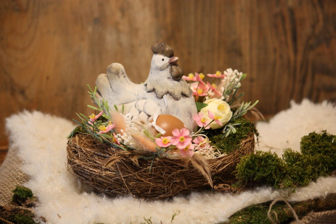 Décoration de Pâques - La poule et son oeuf