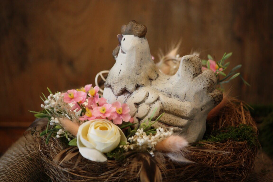 Décoration de Pâques - La poule et son oeuf – Image 3