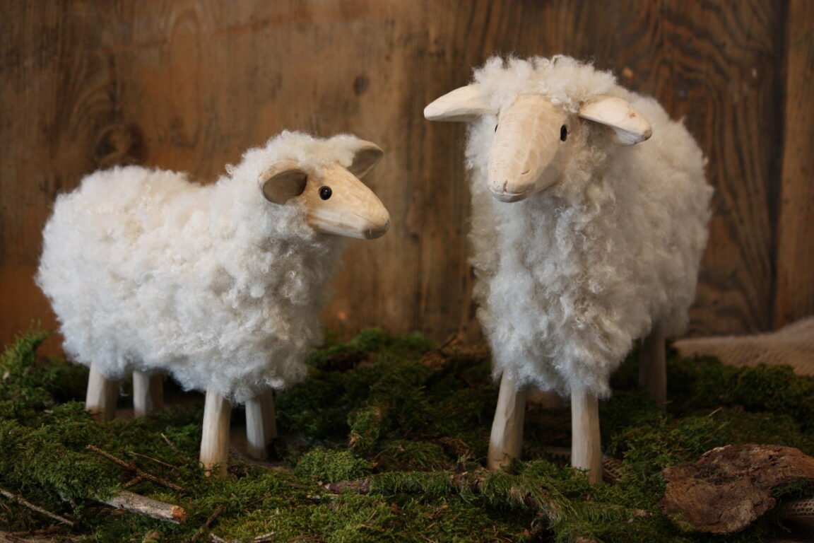 SCULPTURE EN BOIS - Mouton décoratif de Pâques "Barnabêêêbêêê"