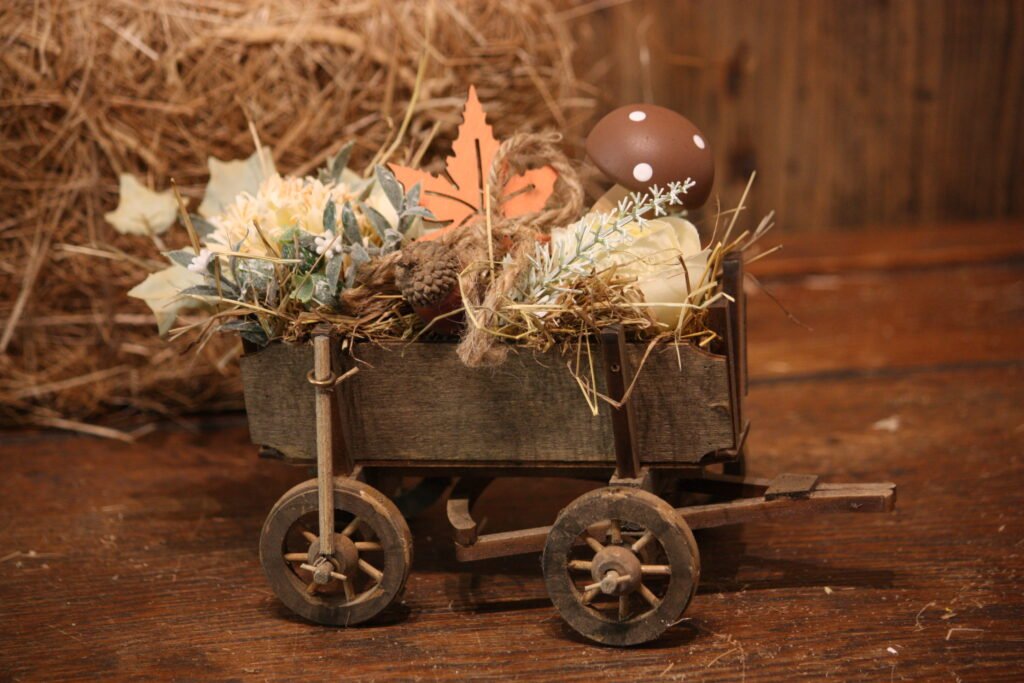 Décoration automnale – La petite charrette d’automne