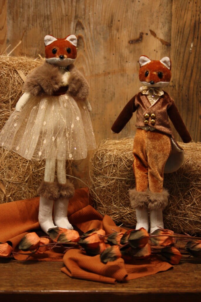 Personnage d’Automne – Le renard élégant debout