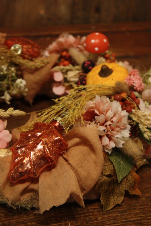 Couronne d'Automne - Les petits coloquintes et les feuilles d'automne – Image 2