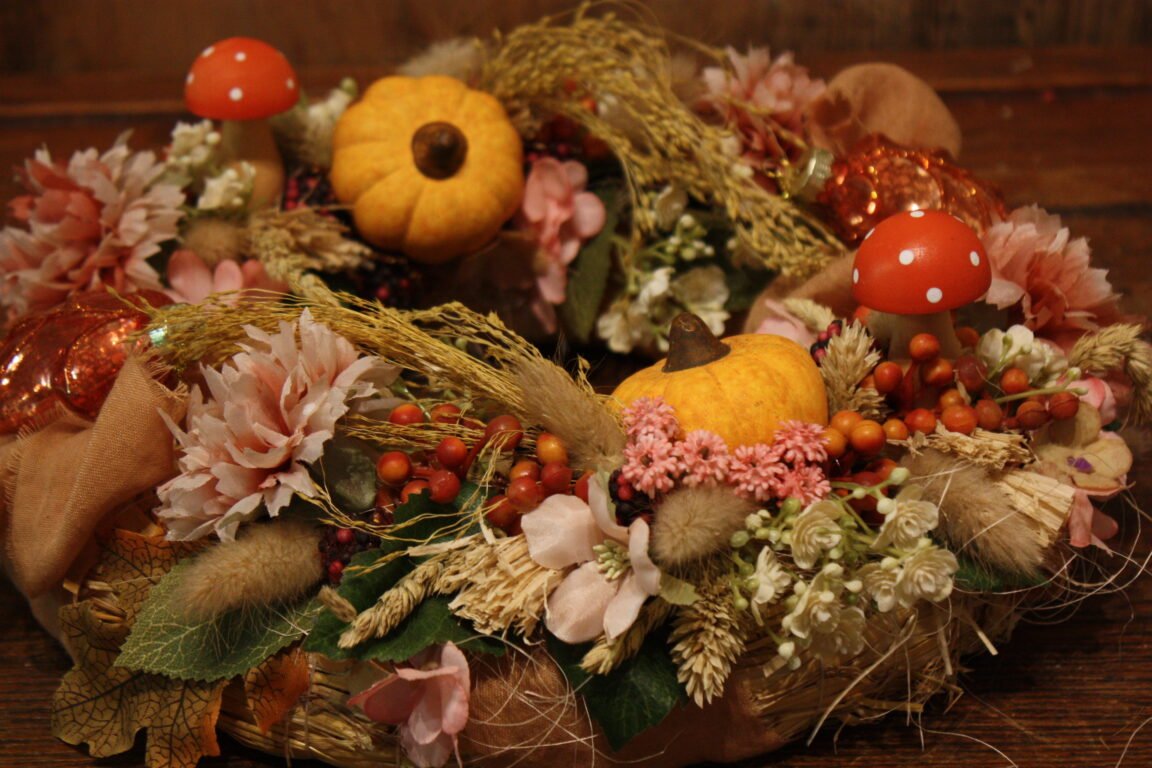 Couronne d'Automne - Les petits coloquintes et les feuilles d'automne – Image 3