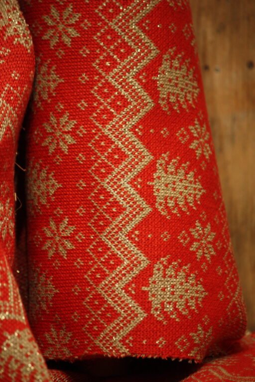 Chemin de table - Chemin de table Sapin rouge et beige – Image 3