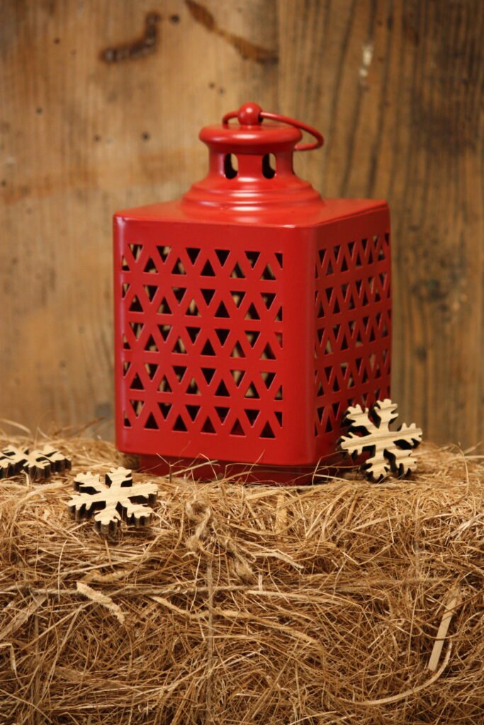 Petite lanterne rouge en métal