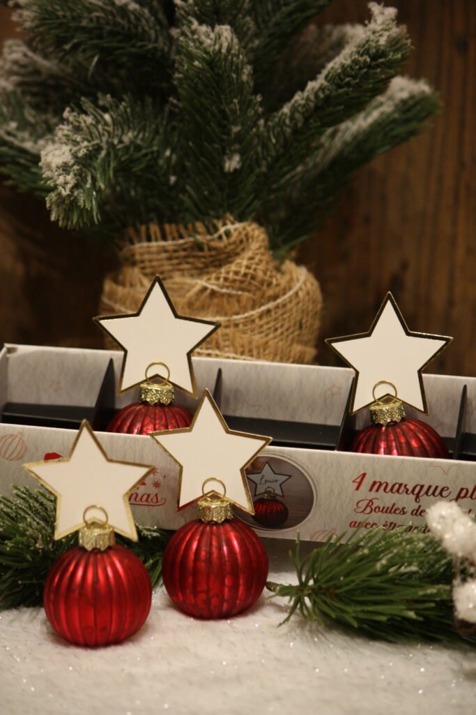 Décor de Noël – 4 Boules de Noël rouges marque place