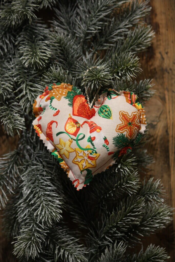 Suspension de Noël – Coeur de Noël en tissu
