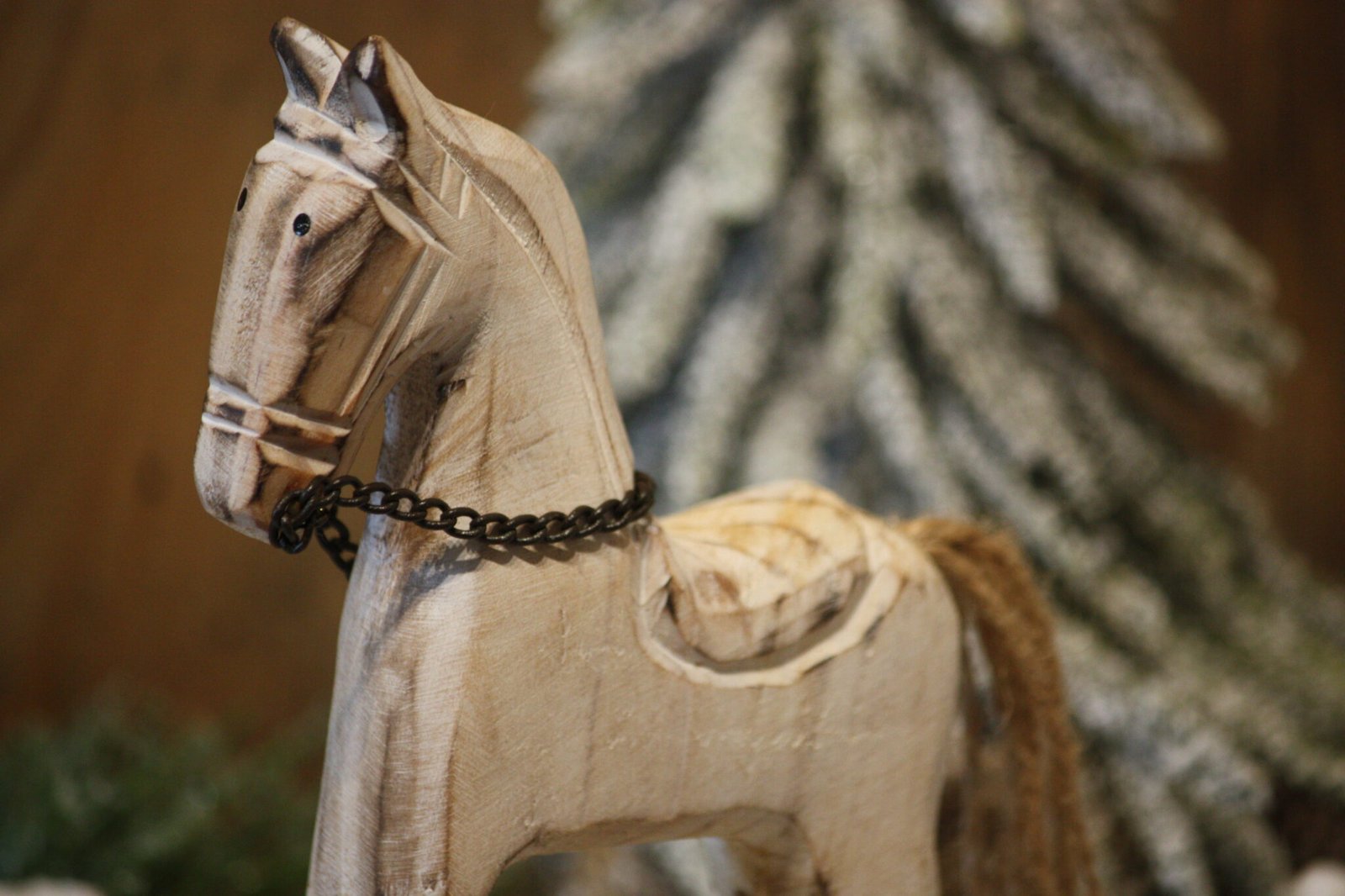 Cheval à bascule en bois fait à la main de style rustique pour enfants