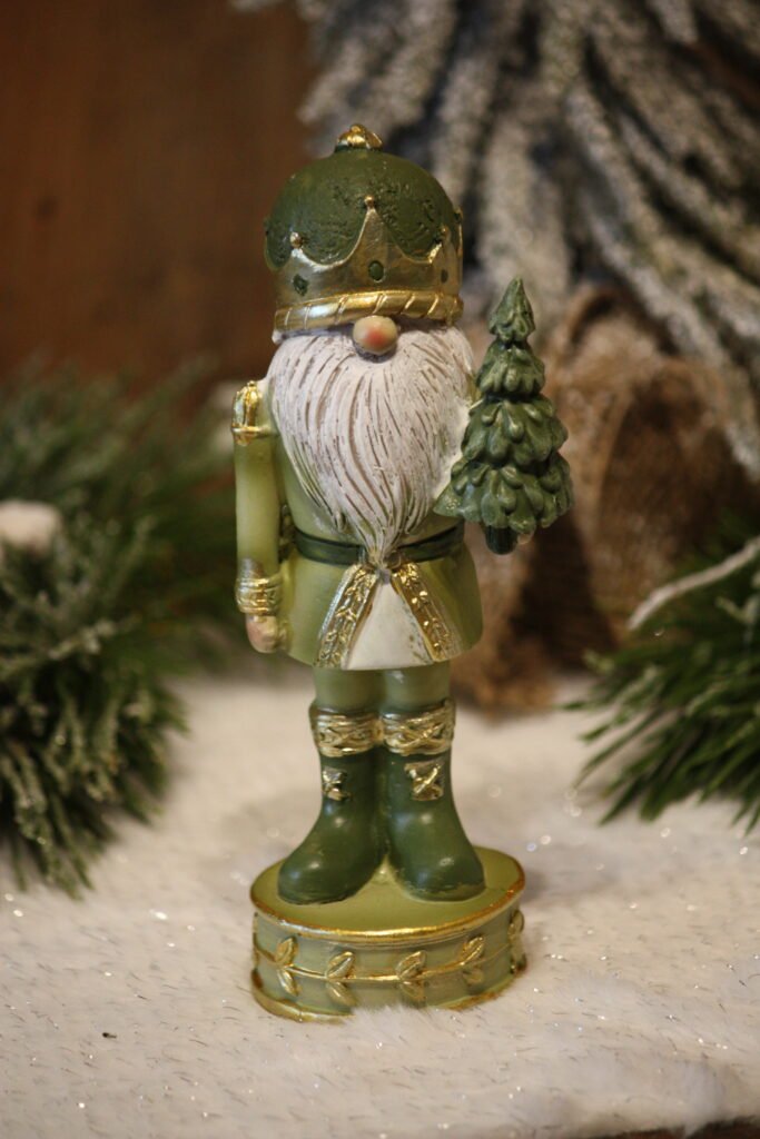 Personnage de Noël – Le soldat Casse-noisette vert et son sapin