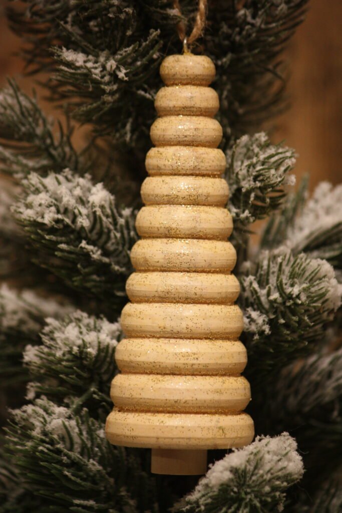 Suspension de noël – Mon beau sapin pailleté en bois 12 rangées