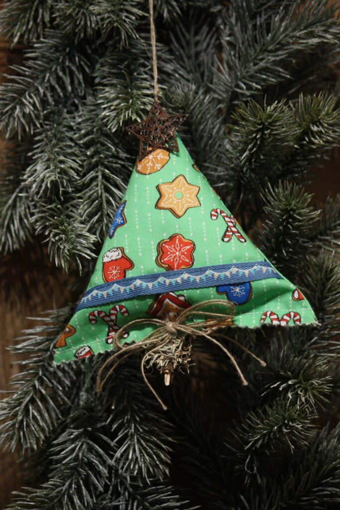 Suspension de Noël – Mon beau sapin petits biscuits sucrés 3