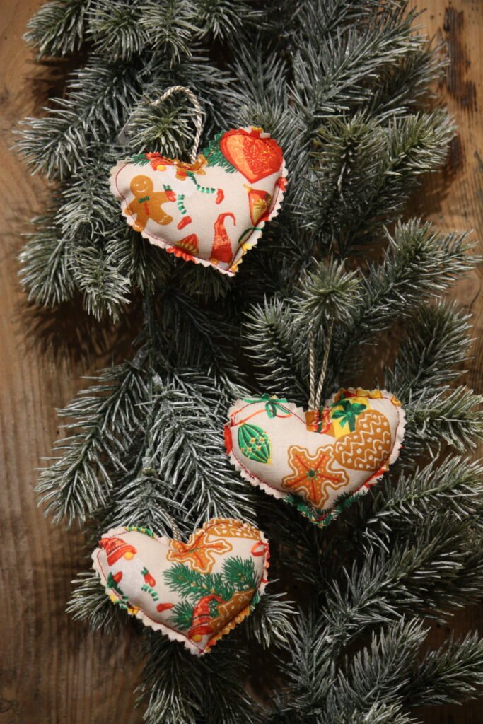 Suspension de Noël – Petit coeur de Noël en tissu