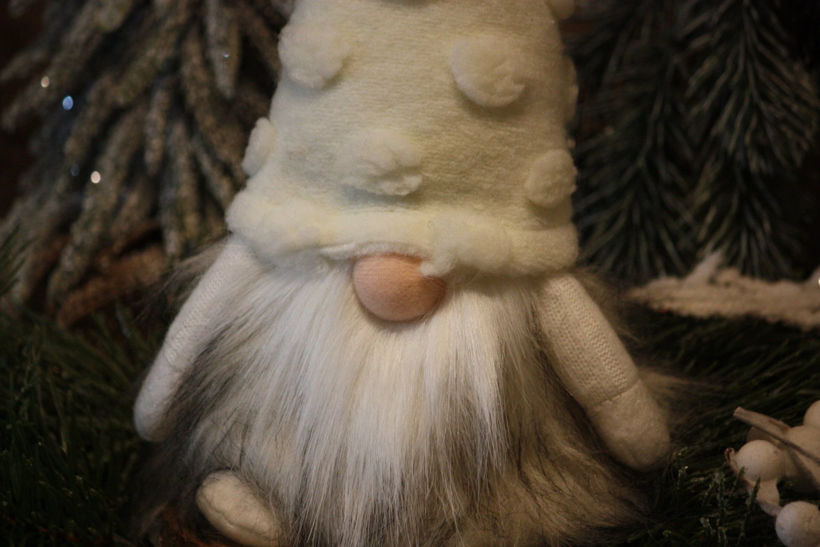 Lutin - Le lutin au bonnet blanc à pois – Image 2