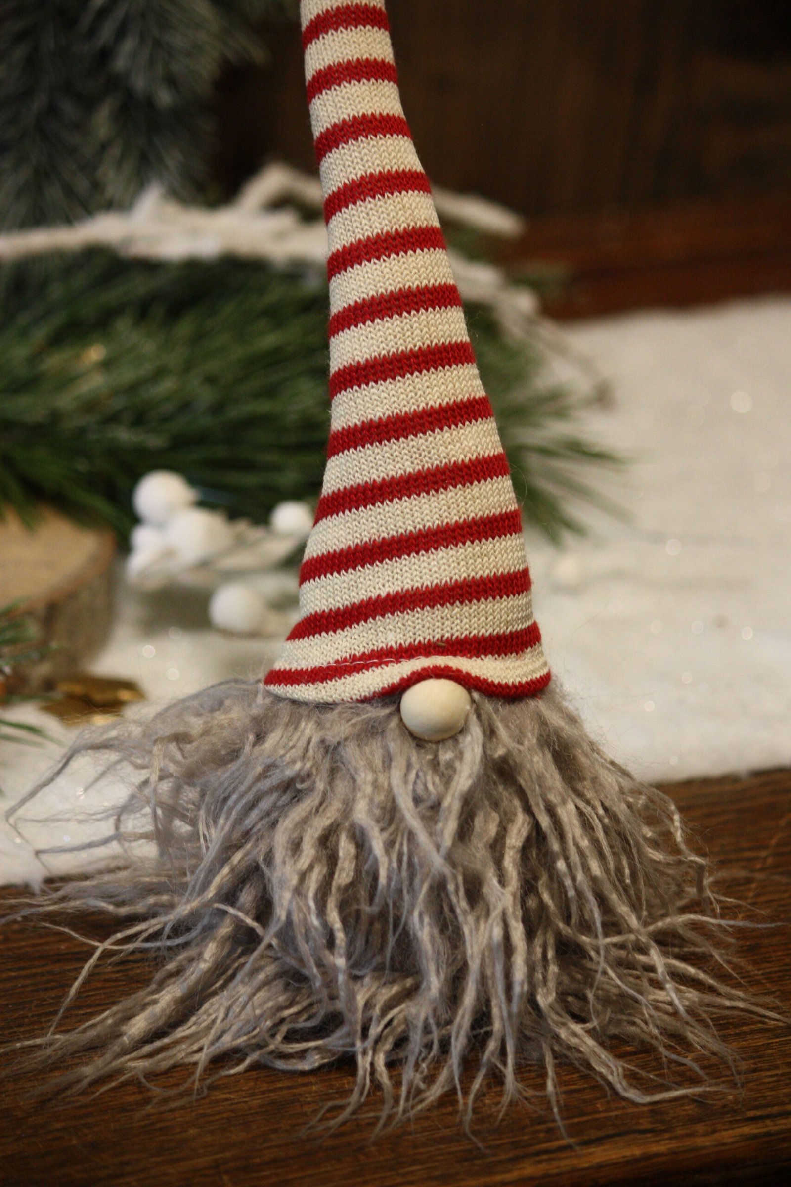 Lutin - Le lutin au long bonnet rayé rouge et beige – Image 4