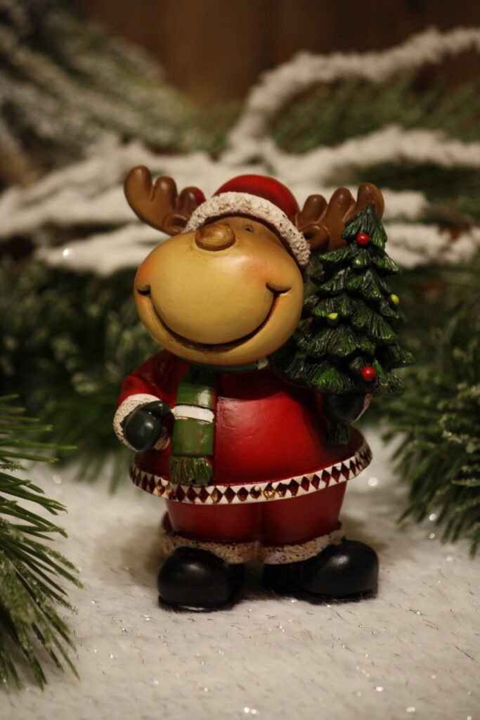 Personnage de Noël – Le petit élan avec son sapin