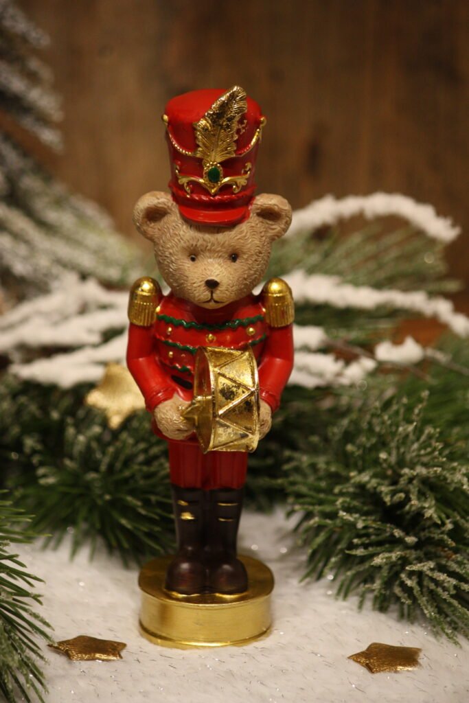 Personnage de Noël – Ours Casse-Noisette rouge avec son tambour