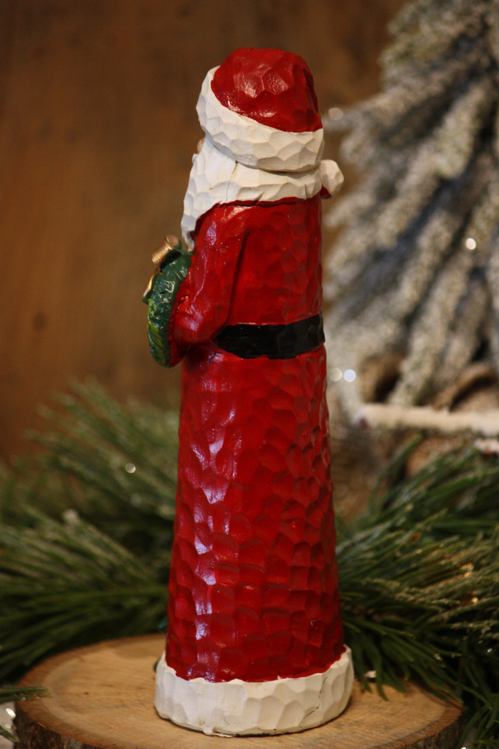 Personnage de Noël - Le père noël avec sa petite couronne et son sapin – Image 3