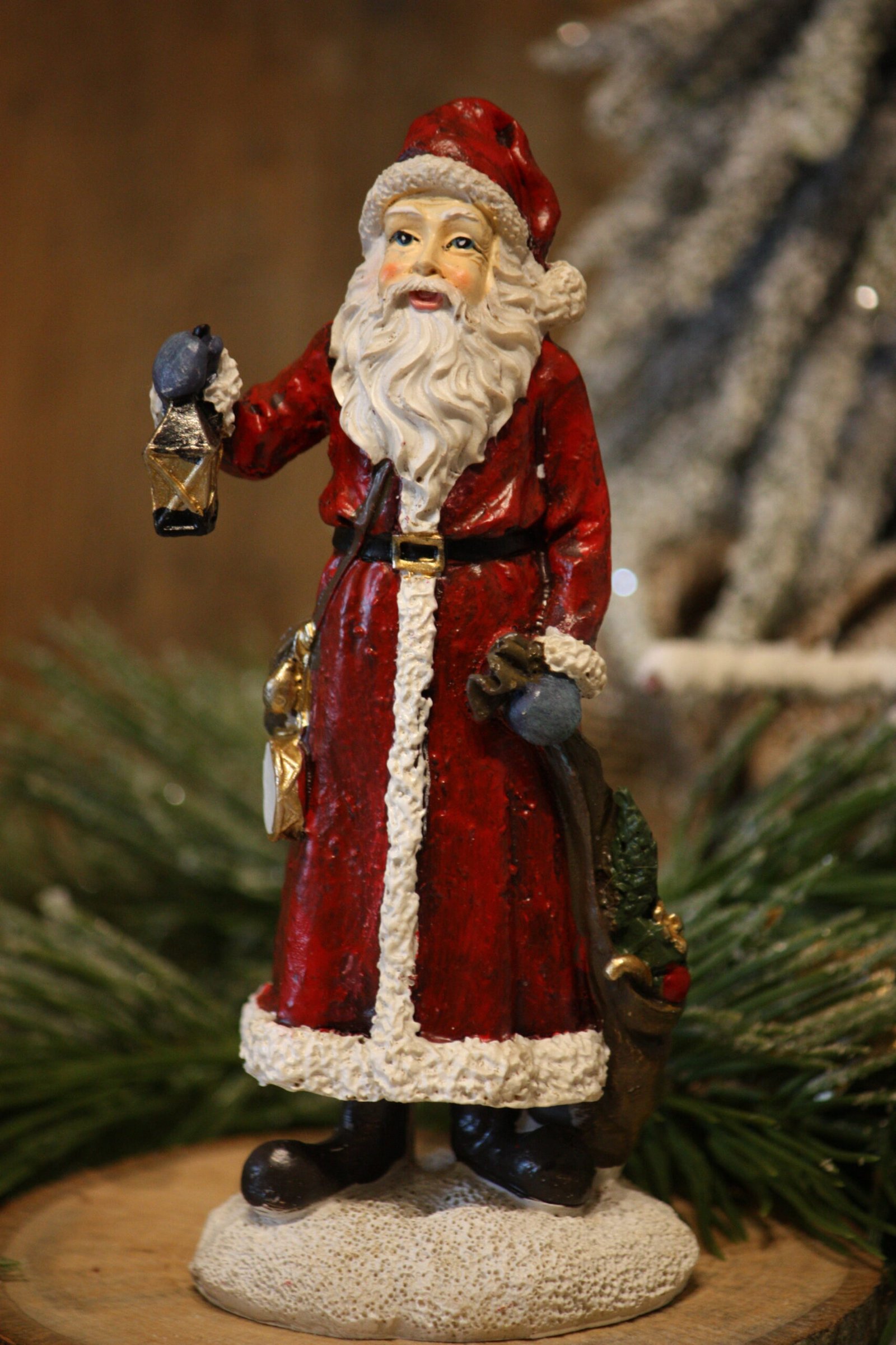 Personnage de Noël - Le père noël avec sa petite lanterne