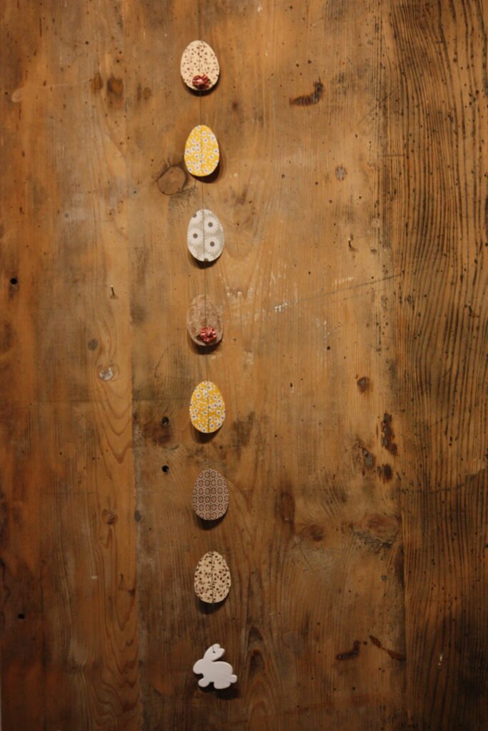 Suspension de Pâques – La balade des 7 petits oeufs et du lapin de Pâques