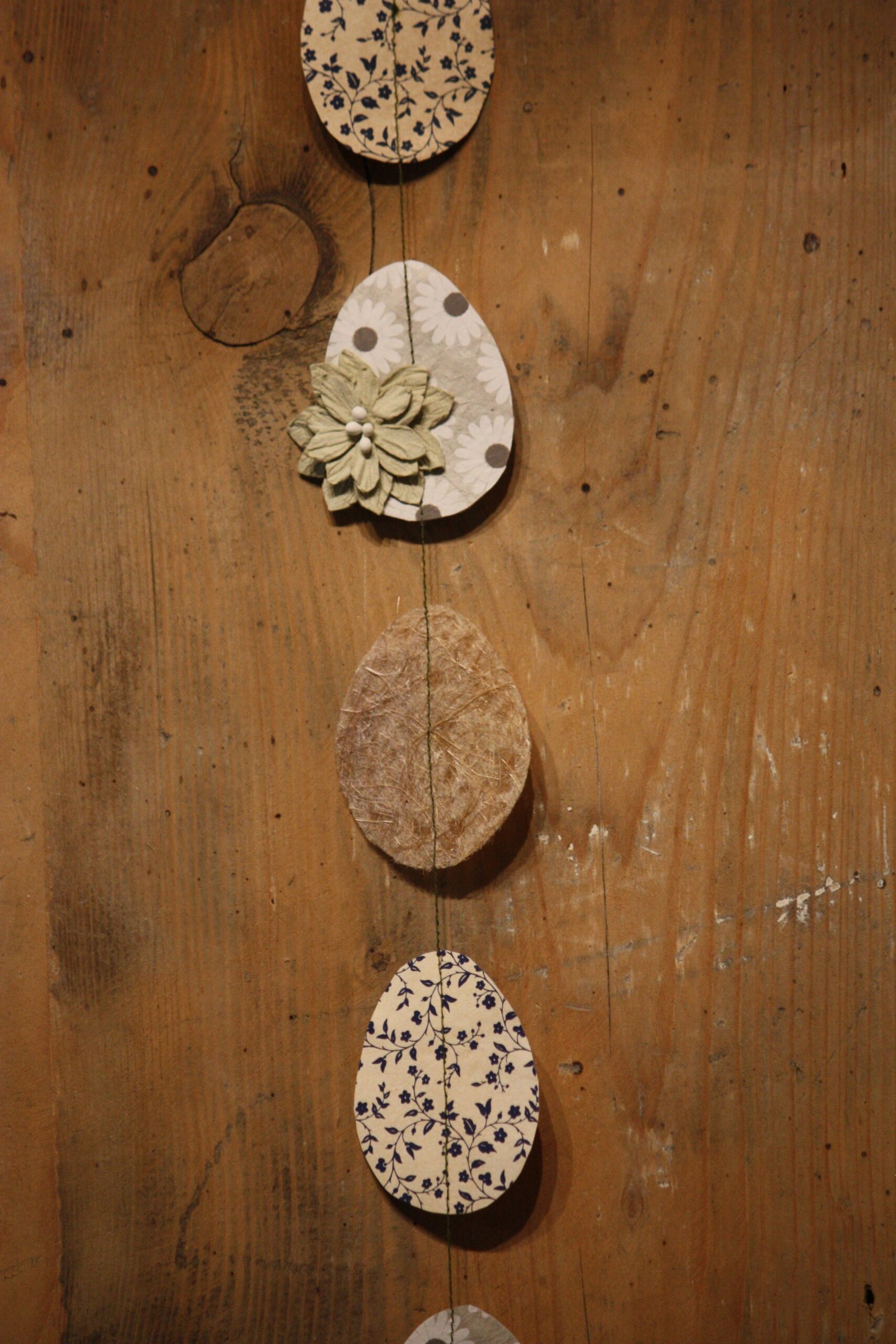 Suspension de Pâques - La balade des 7 petits oeufs et du petit pompon de Pâques – Image 3