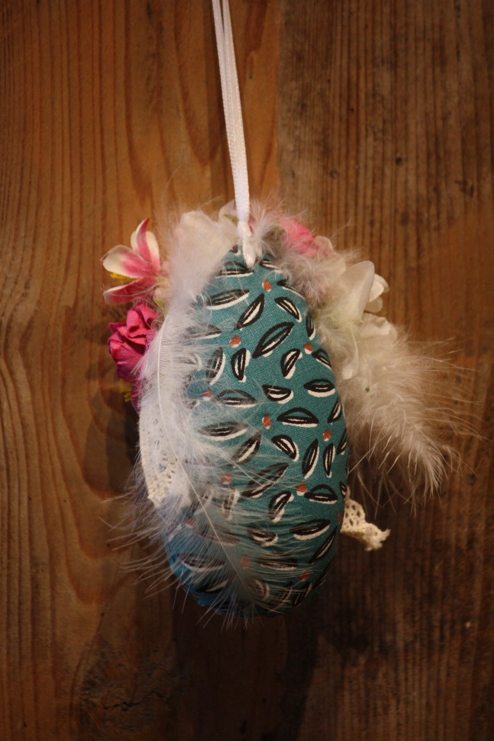 Suspension de Pâques - Oeuf de Pâques en tissu coton décoré de fleurs - 2 - – Image 4
