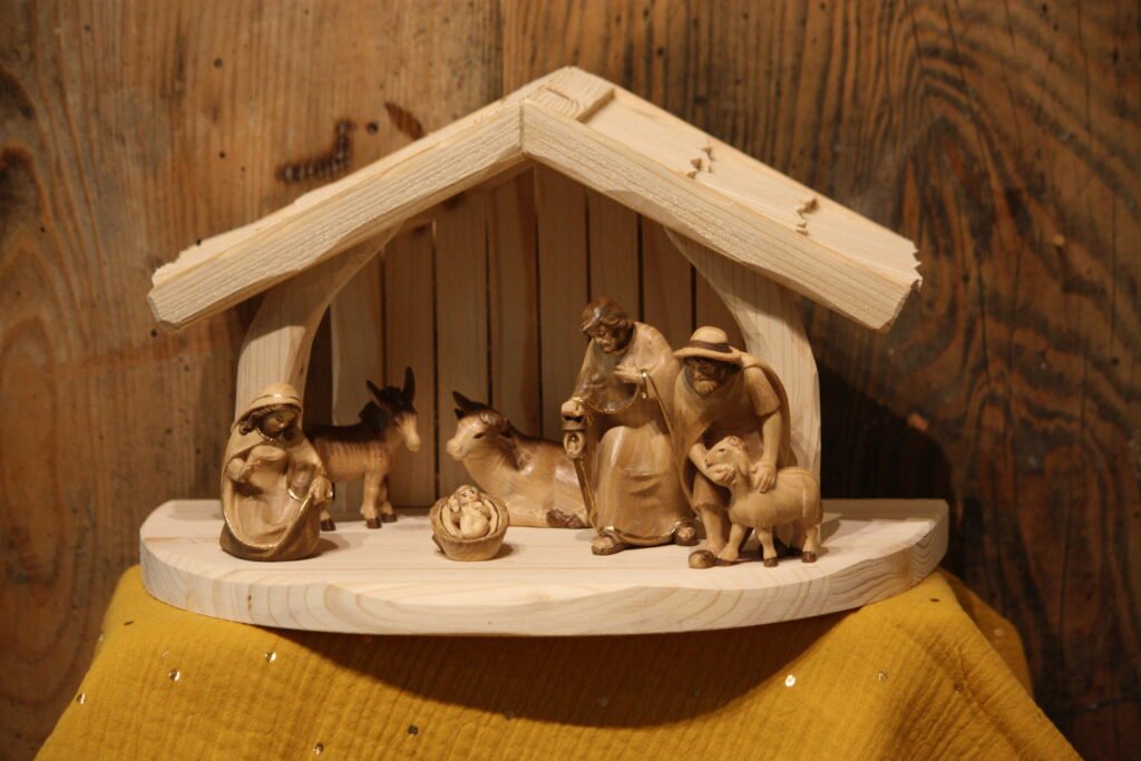 Crèche – La petite étable + la tendre famille avec le berger