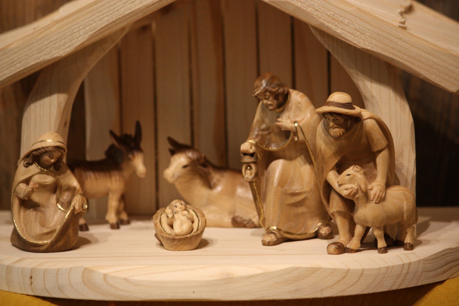 Crèche - La petite étable + la tendre famille avec le berger – Image 2