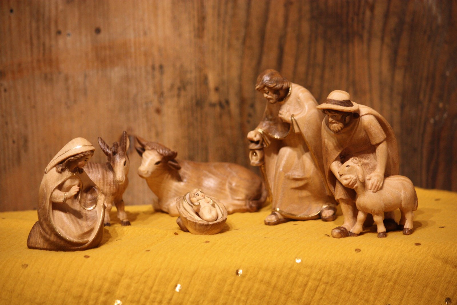 Personnages de Crèche - La tendre famille avec le berger