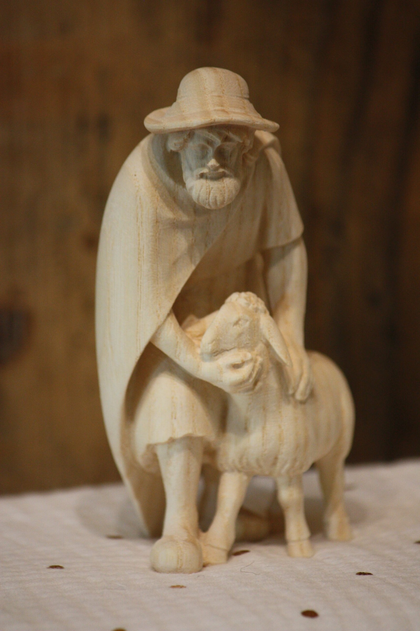 Personnages de Crèche - La tendre famille avec les trois rois mages – Image 5