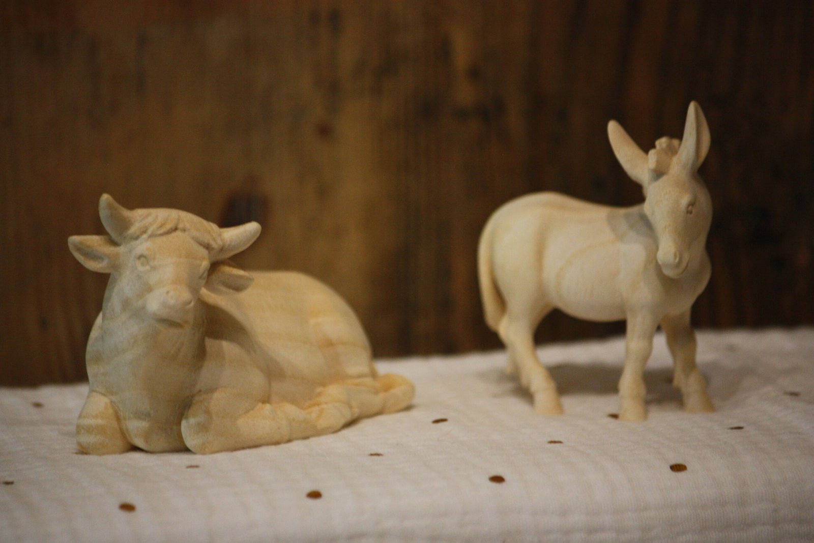 Personnages de Crèche - La tendre famille avec les trois rois mages – Image 4